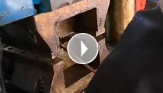 辰力公司鋼絲繩壓套機(jī)操作簡單，容易上手，看美女操作的多專業(yè)